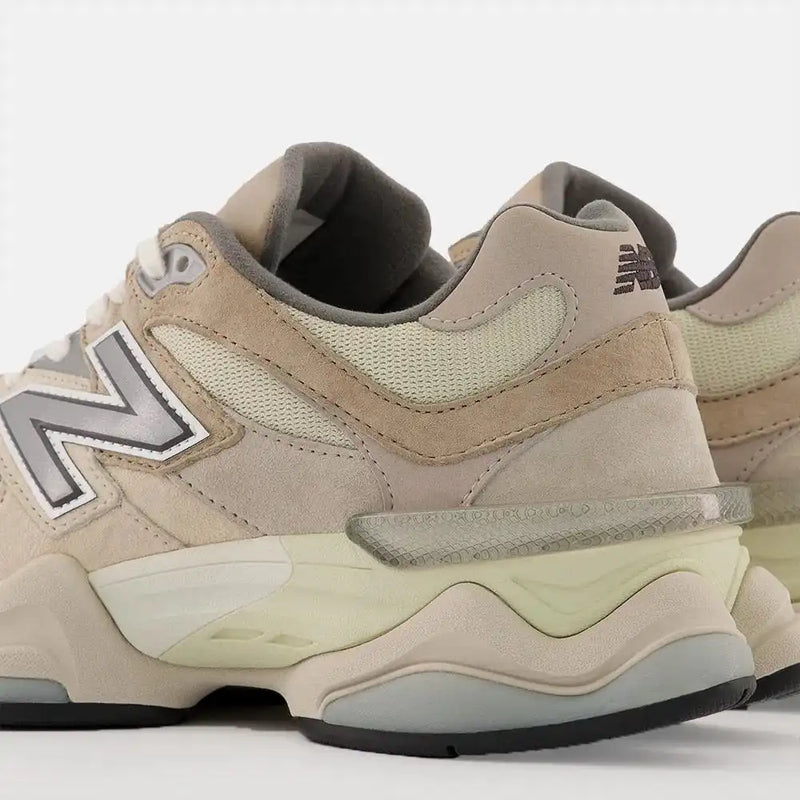 TÊNIS NEW BALANCE 9060 GOLD